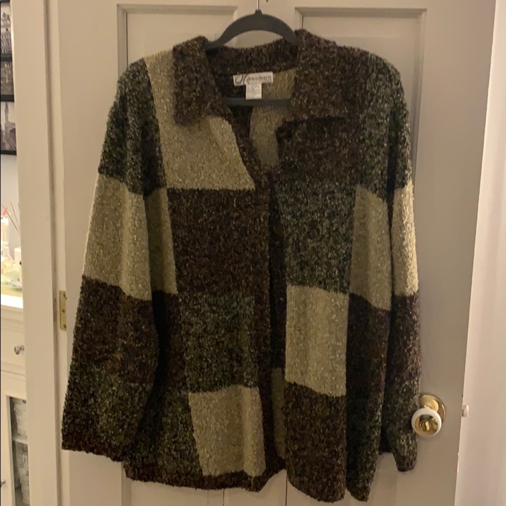 Long sleeve sweater with collar